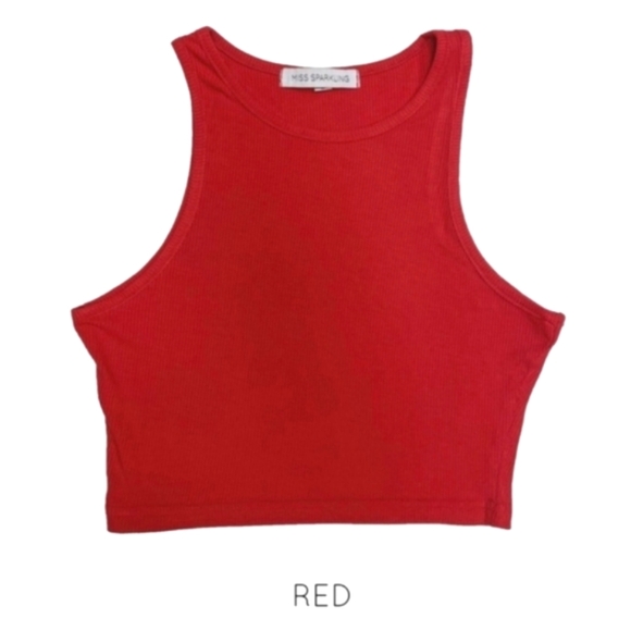 Tops - Red cropped ribbed tank top✨️